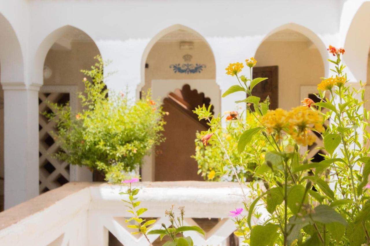 Riad Palais Des Princesses & Spa Marrákes Kültér fotó The courtyard of the Dar Ben Abdallah