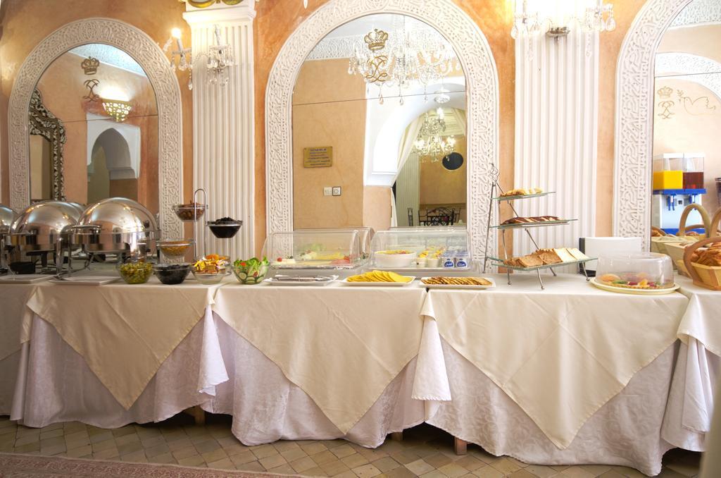Riad Palais Des Princesses & Spa Marrákes Kültér fotó A buffet
